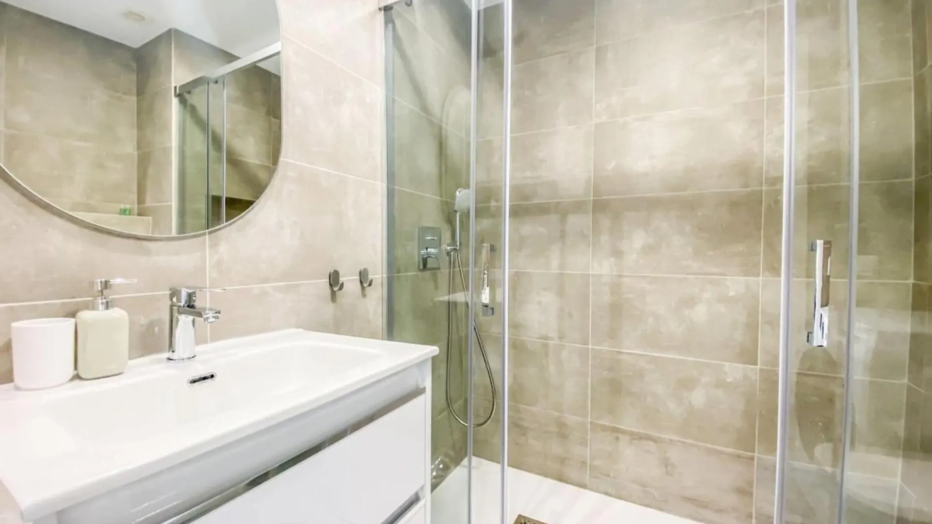 Apartment Near Playa De Bajondillo 토레몰리노스 0*,